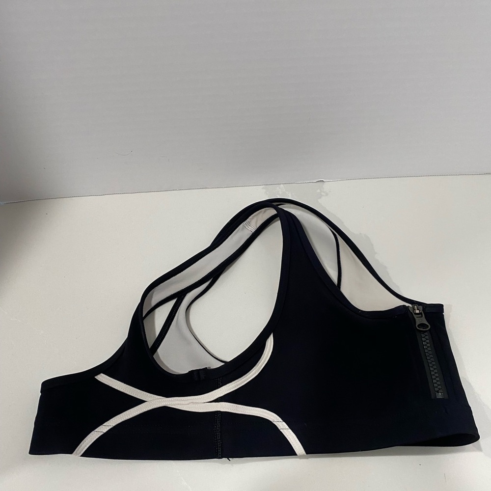 Lululemon front zip black sports bra, size tag missing looks to be a small - Picture 5 of 6
